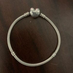 Pandora bracelet 🩶